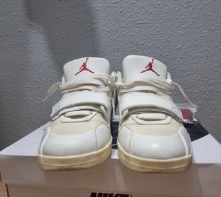 Nike Air Jordan x Travis Scott Blanco Crema