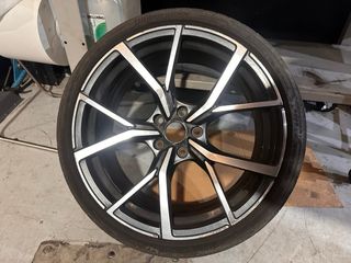 Llantas 8R con neumáticos