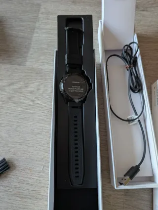 TicWatch Atlas Wear OS by Google pari al nuovo.