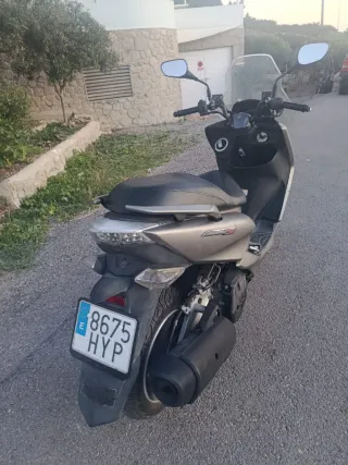 Y Yamaha majesty S 125