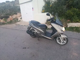 Y Yamaha majesty S 125