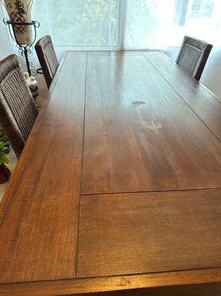 Mesa y 4 Sillas Comedor