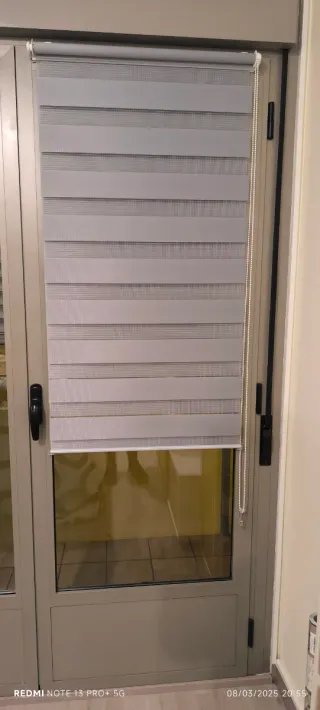 Coppia di tende a rullo giorno e notte grigio pastello