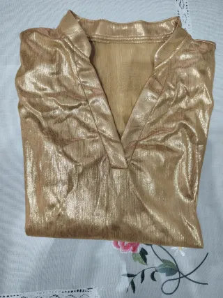 Camisa dorada para fiesta