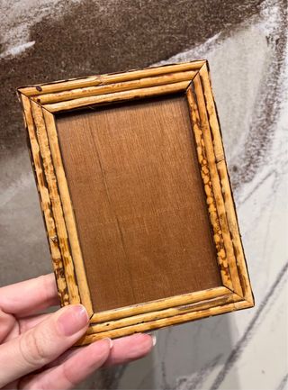 Cornice vintage in bambù