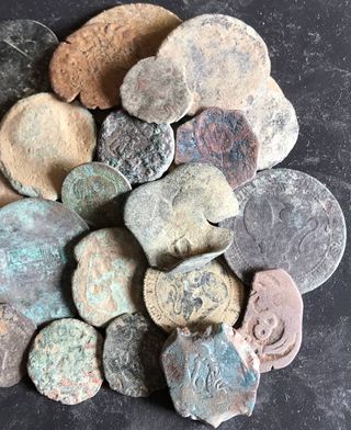 Lote 25 Monedas Para Limpiar + Regalo