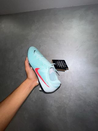 Zapatillas Nike Fútbol Rojas y Turquesa