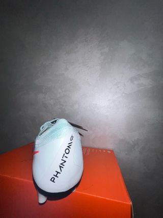 Zapatillas Nike Fútbol Rojas y Turquesa