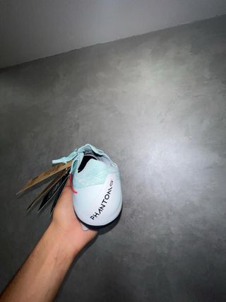 Zapatillas Nike Fútbol Rojas y Turquesa