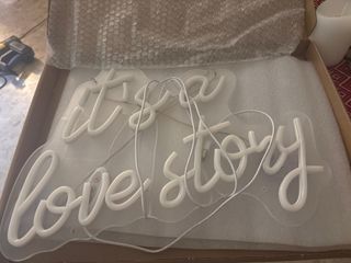 Luz neón Es una historia de amor