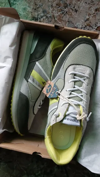 Zapatillas Yumas Talla 45 Gris y Verde
