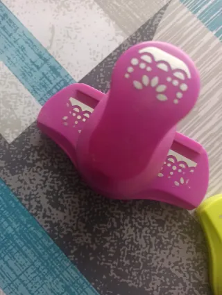 Troqueladora de bordes