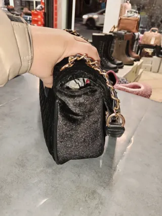 Borsa Cafènoir nera con dettagli oro