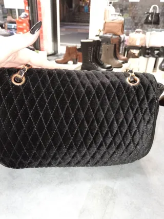 Borsa Cafènoir nera con dettagli oro