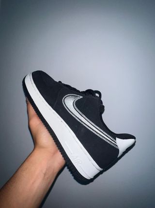 Nike Air Force 1 Negras y Plateadas