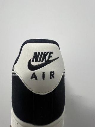 Nike Air Force 1 Negras y Plateadas