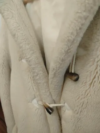 Abrigo peluche beige