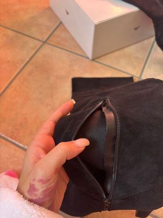 Stivali alti scamosciati Lora Ferres neri