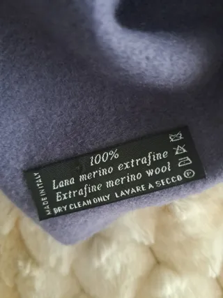 Bufanda Moschino Morada y Amarilla