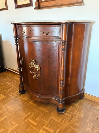 Aparador antiguo estilo Luis Felipe
