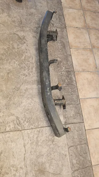 Viga refuerzo delantera