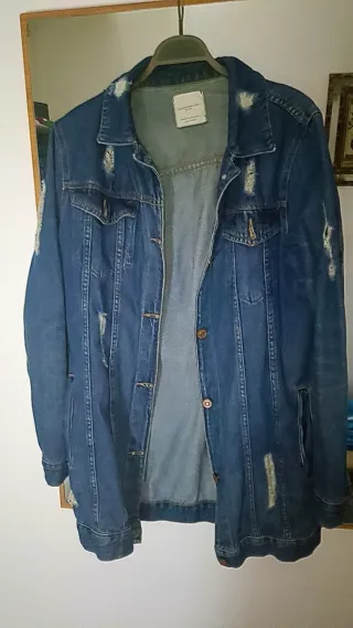 Chaqueta vaquera ZARA desgastada