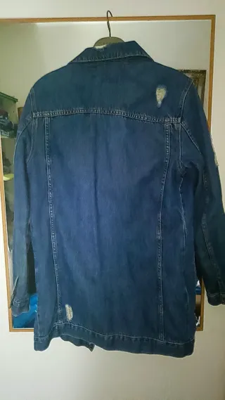 Chaqueta vaquera ZARA desgastada