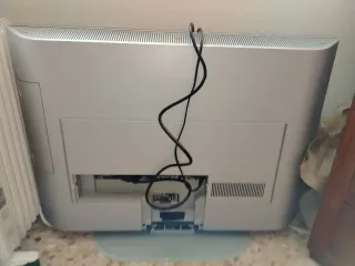 Televisor Loewe Negro/Plateado.