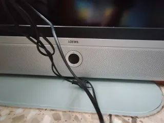 Televisor Loewe Negro/Plateado.