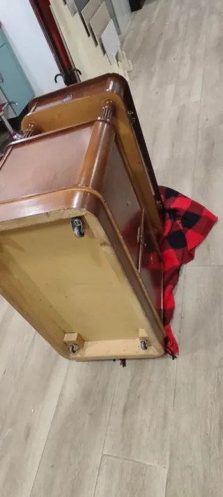 Mueble TV madera marrón