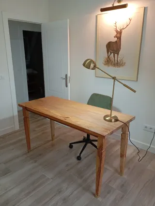 Elegante mesa  despacho u oficina madera