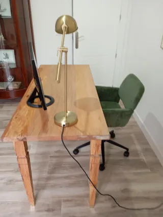 Elegante mesa  despacho u oficina madera