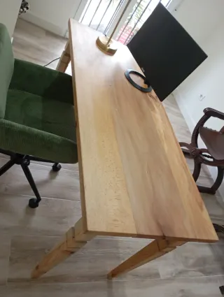 Elegante mesa  despacho u oficina madera