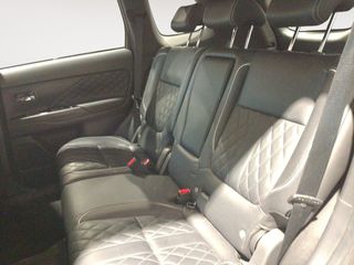 Mitsubishi Outlander PHEV Kaiteki 4WD