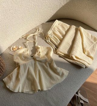 Conjunto Shein amarillo