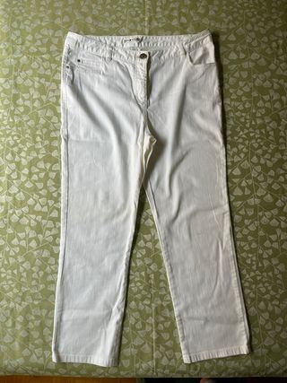 Pantalón vaquero blanco Punt Roma