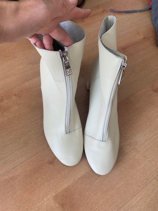 Botines tacón blanco crudo