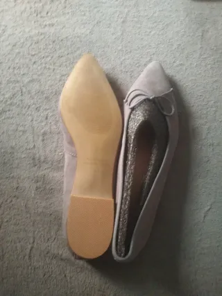 Bailarinas de piel grises mujer.