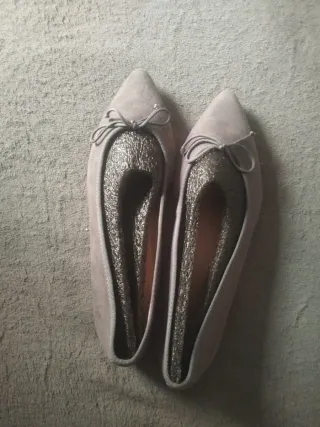 Bailarinas de piel grises mujer.