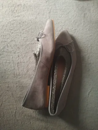 Bailarinas de piel grises mujer.