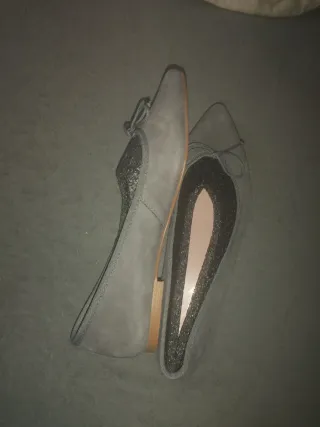 Bailarinas de piel grises mujer.