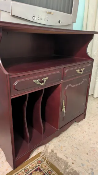 Mueble TV y Televisor Plata/Marrón