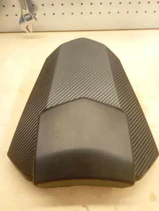 Tapa colín Yamaha R6R 2006 Carbono