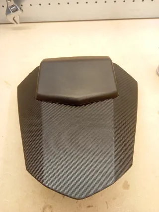 Tapa colín Yamaha R6R 2006 Carbono