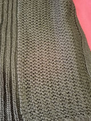 Suéter negro cuello alto tejido