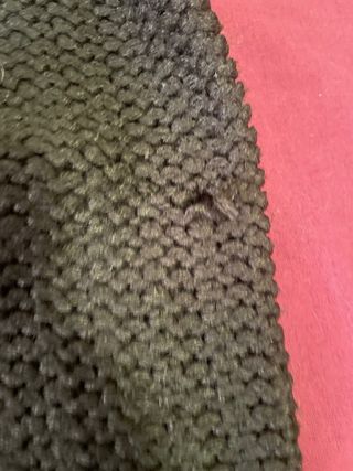 Suéter negro cuello alto tejido