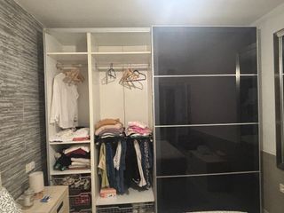 Armario grande con puertas correderas