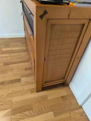 Aparador de madera y bambú