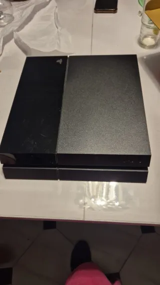 PS4 (PlayStation 4) Negra + 5 Juegos + 2 Mandos