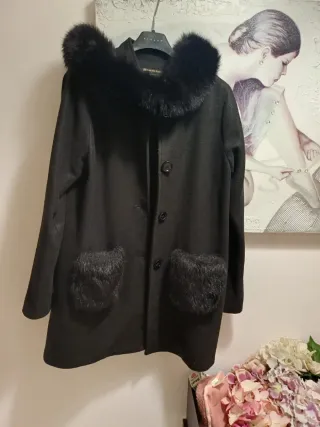 Cappotto donna nero con pelliccia
